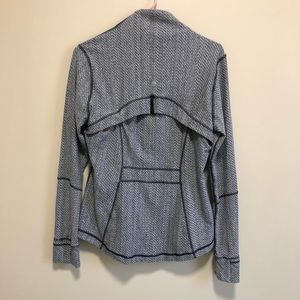 lululemon athletica Jackets & Coats - HP ✨ Lululemon | Grey Zip-up, size 12 lululemon athletica Jackets & Coats - HP ✨ Lululemon | Grey Zip-up, size 12